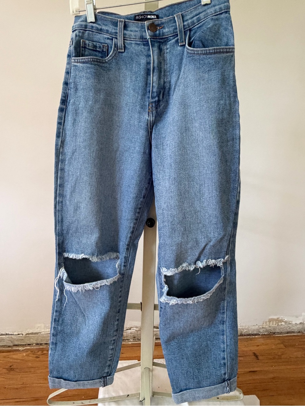 Fashion Nova Medium Blue Distressed Knee Rip Jeans